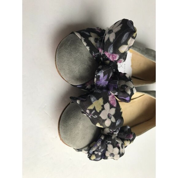 Hego's Gray Suede Ballet Flats W/ Multicolor Floral Bows, Size 8 (US) 38 (IT) - Picture 3 of 10